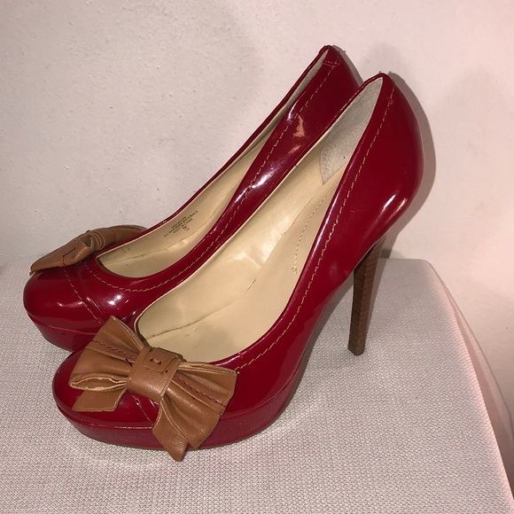 Guess  red heels size 8. - Picture 4 of 8
